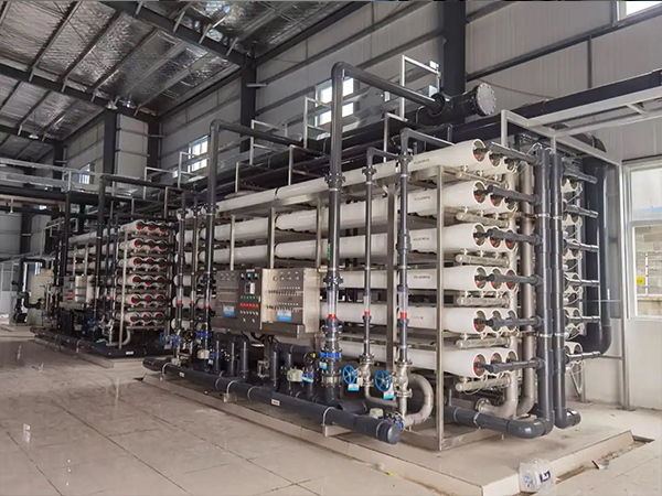 大型工业反渗透纯水江南jiangnan(中国)：工业用水净化的核心力量